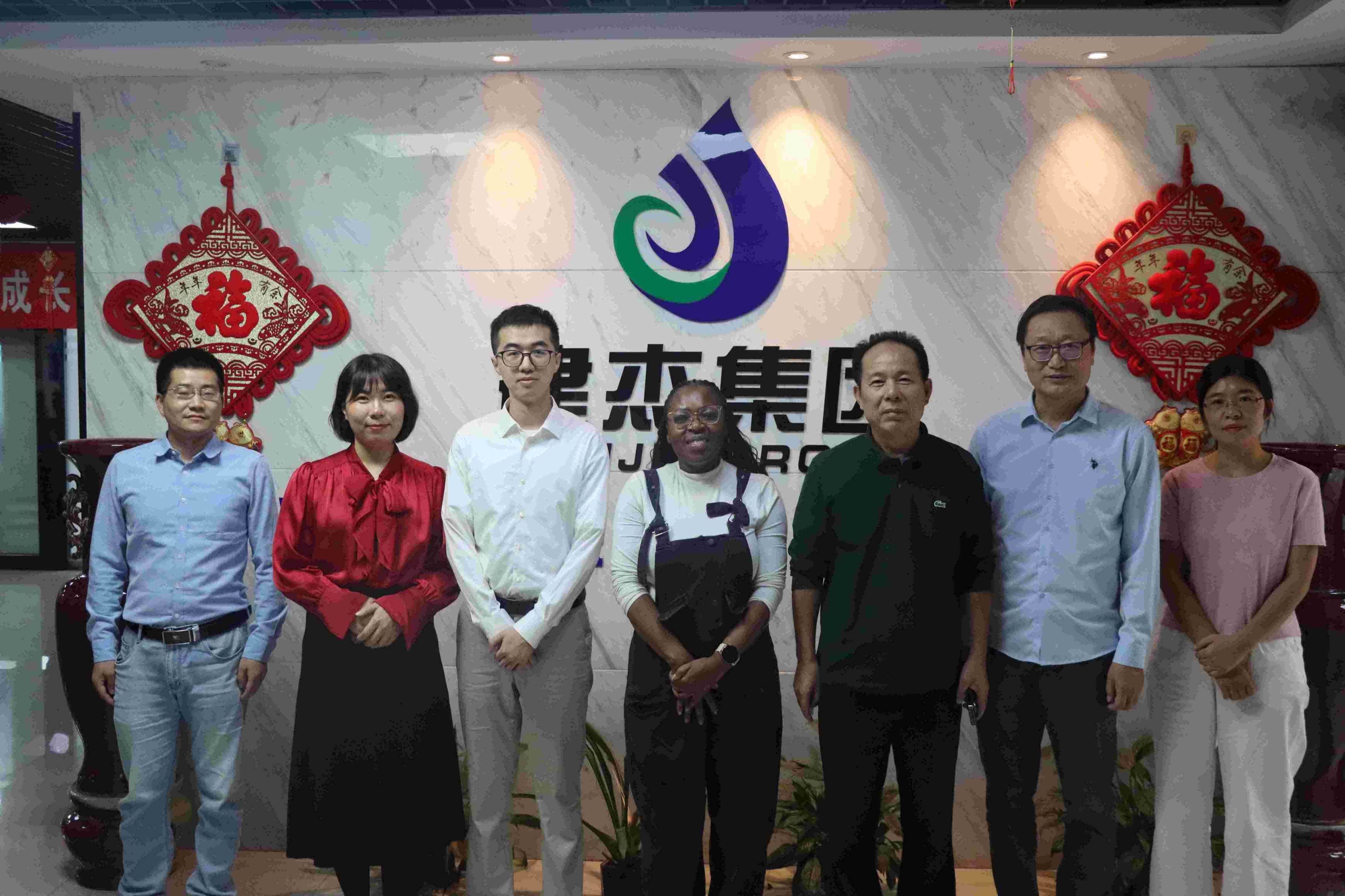 �Ϸǿͻ����ö���˹��ר����(�й���)�ٷ���վʵҵ����������������ƪ�£�