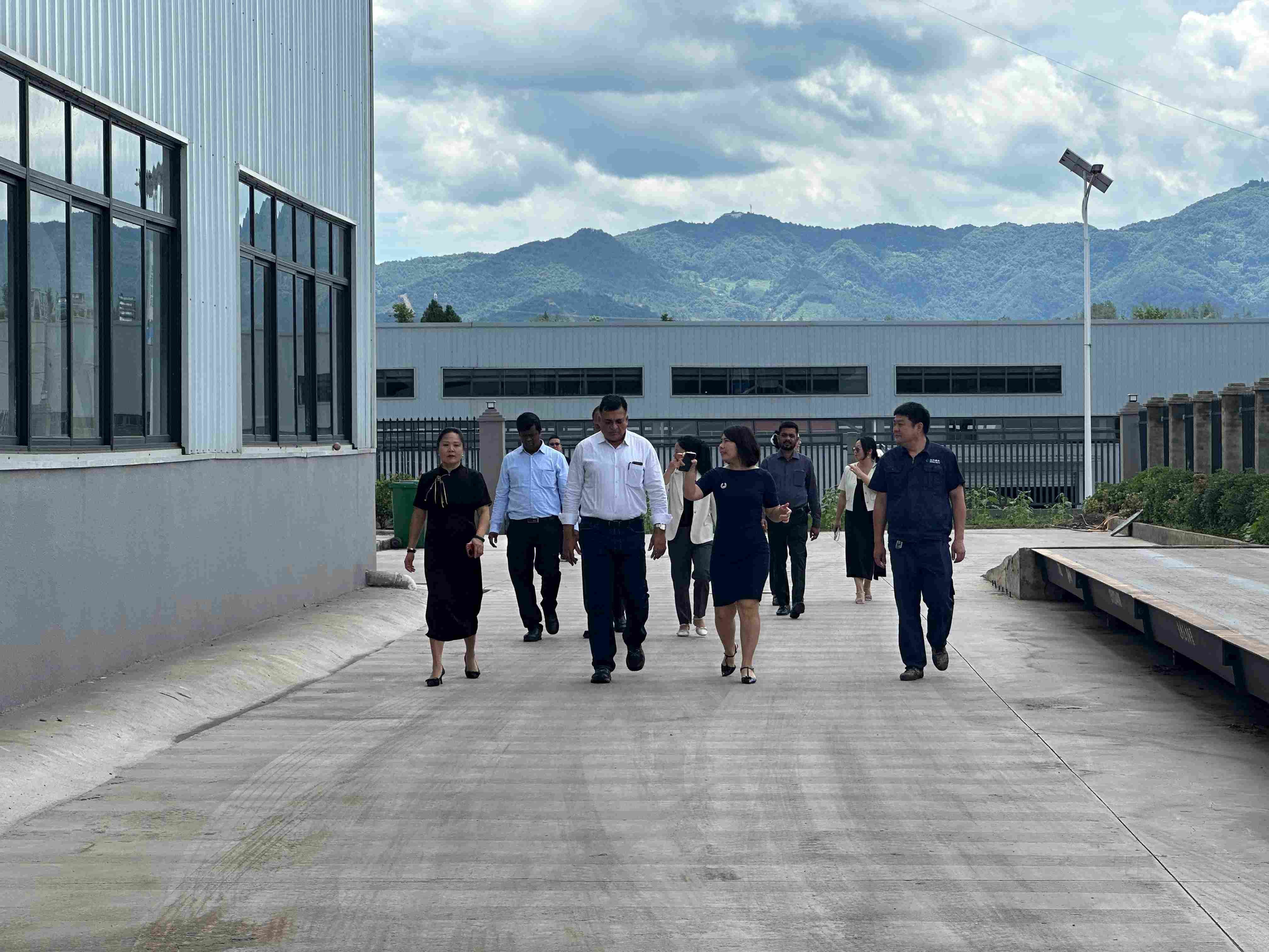 ӡ���׿�ͻ����ã�����������̽�׿����ѹ������ɫ����֮·